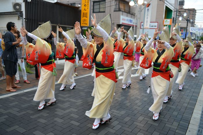 第23回踊れ西八夏まつりが9/5〜9/6にJR西八王子駅北口で開催!迫力の演舞_800